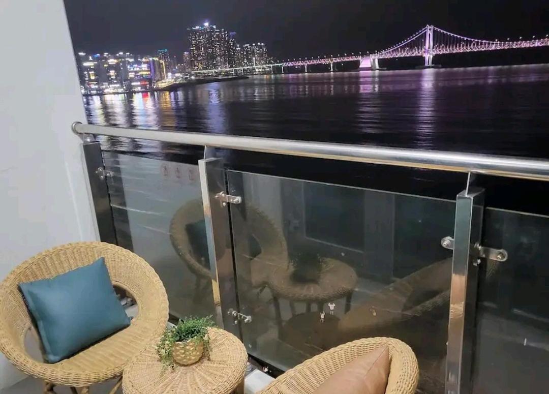 Gwangalli Grand Terrace Ocean View Ciudad Metropolitana de Ciudad Metropolitana de Busan Exterior foto